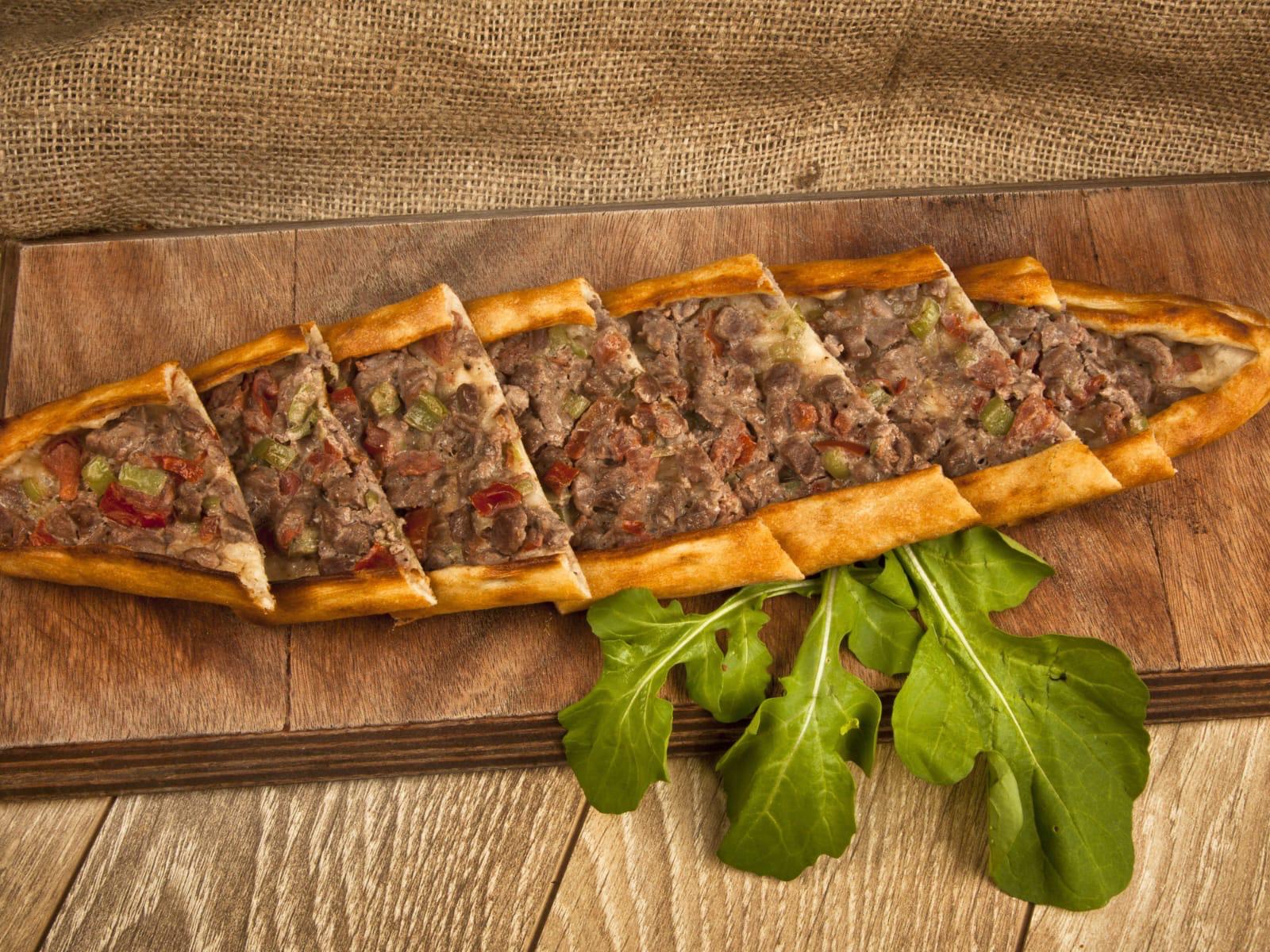 Kavurmalı Pide